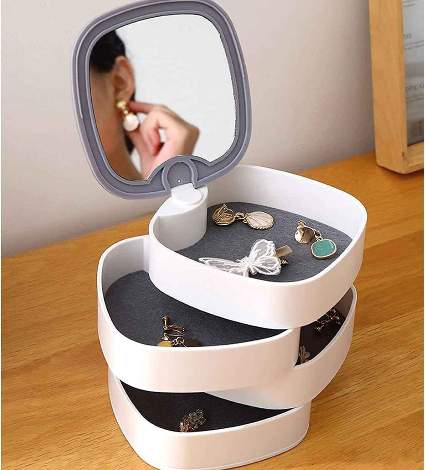 Small jewelry organizer 360