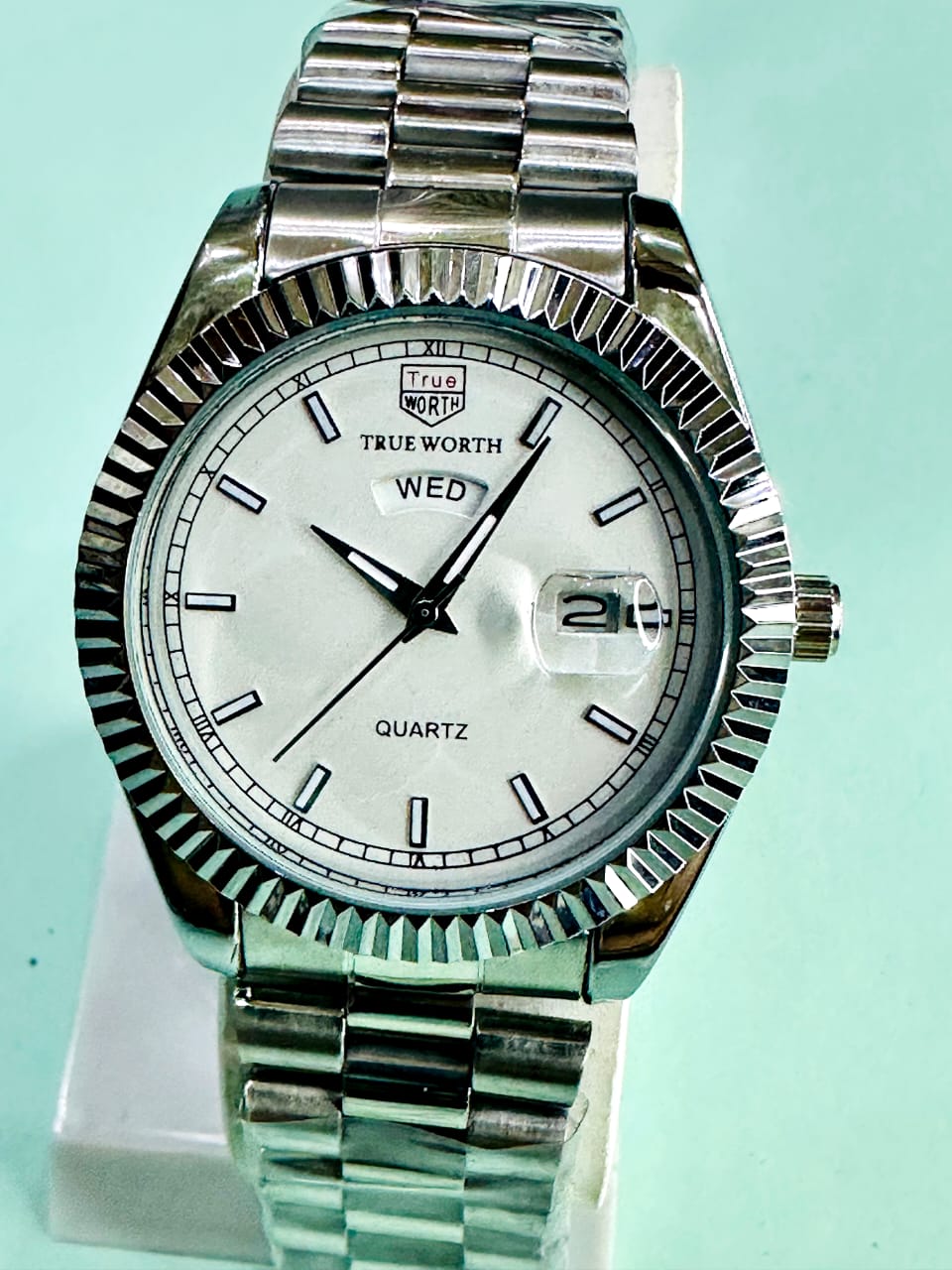 Premium Silver True Worth Wrist Watch For Men's